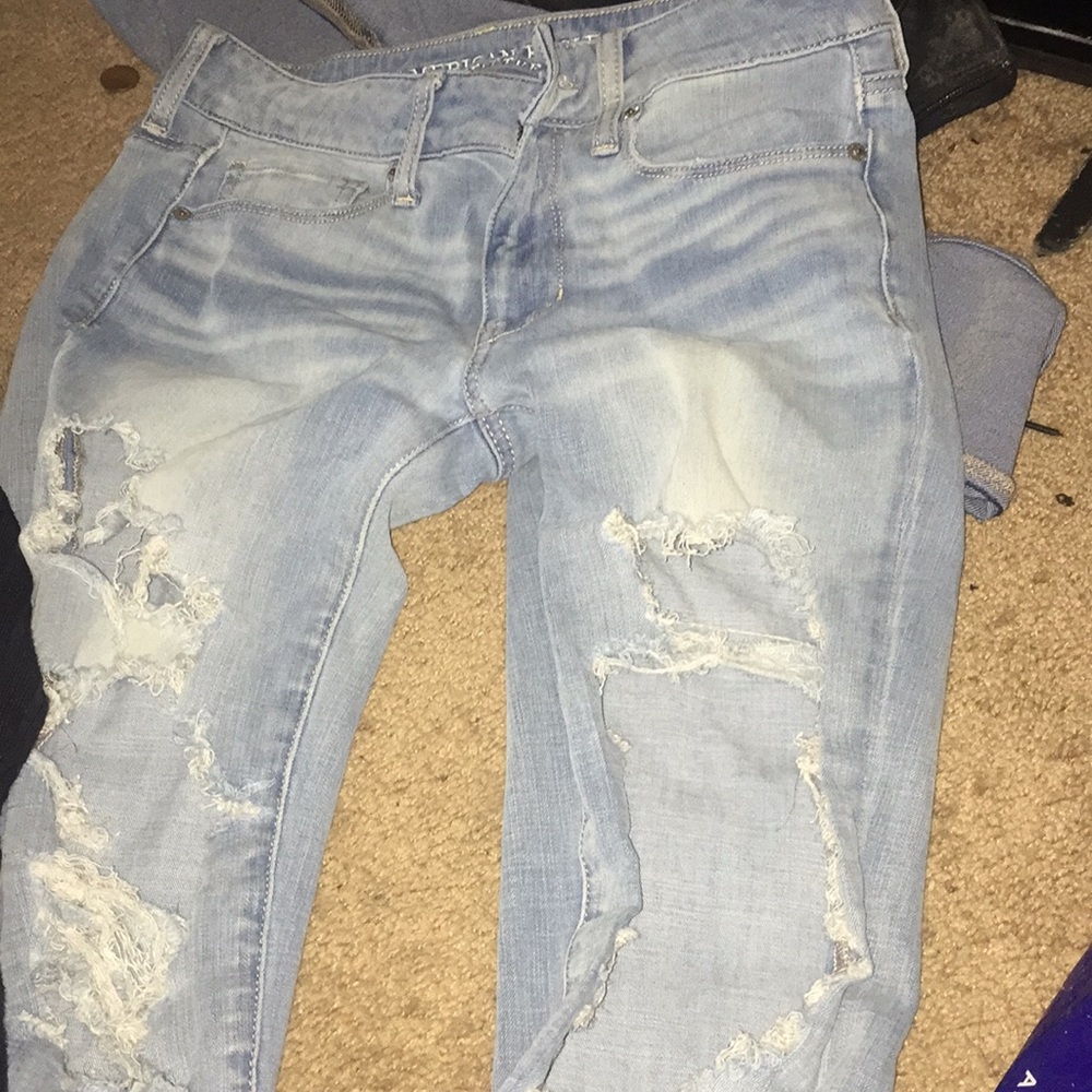 American eagle distressed jeans